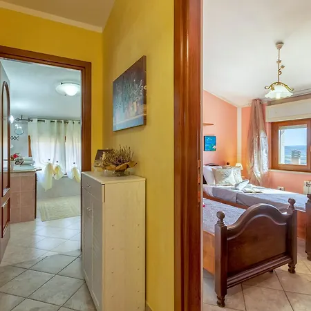 Apartmán Casa Clara In In The Nuraghe Of Santa Cadrina A Short Distance From The Beaches