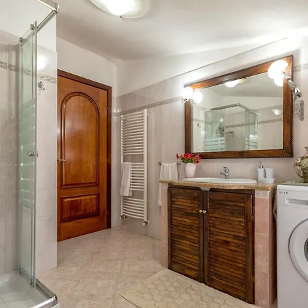 Casa Clara In In The Nuraghe Of Santa Cadrina A Short Distance From The Beaches Appartement *