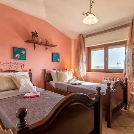 Casa Clara In In The Nuraghe Of Santa Cadrina A Short Distance From The Beaches Apartment Uri