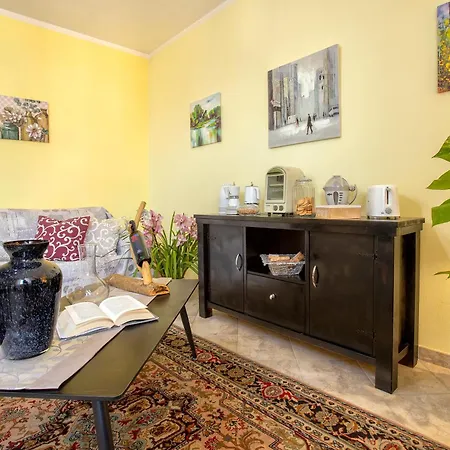 Casa Clara In In The Nuraghe Of Santa Cadrina A Short Distance From The Beaches Uri