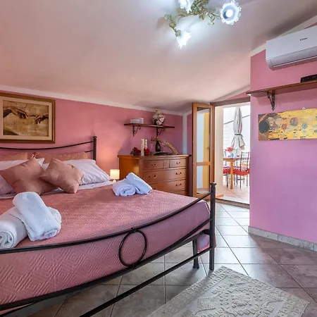 Appartement Casa Clara In In The Nuraghe Of Santa Cadrina A Short Distance From The Beaches