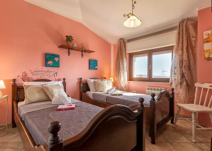 Casa Clara In In The Nuraghe Of Santa Cadrina A Short Distance From The Beaches Daire Uri