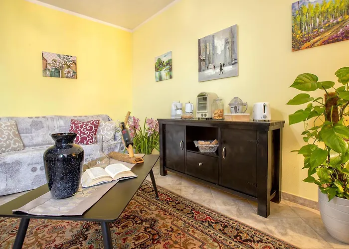 Casa Clara In In The Nuraghe Of Santa Cadrina A Short Distance From The Beaches Uri